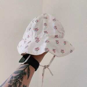 Flowery baby bonnet